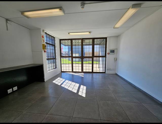 1,145M² WAREHOUSE TO LET IN HALFWAY HOUSE